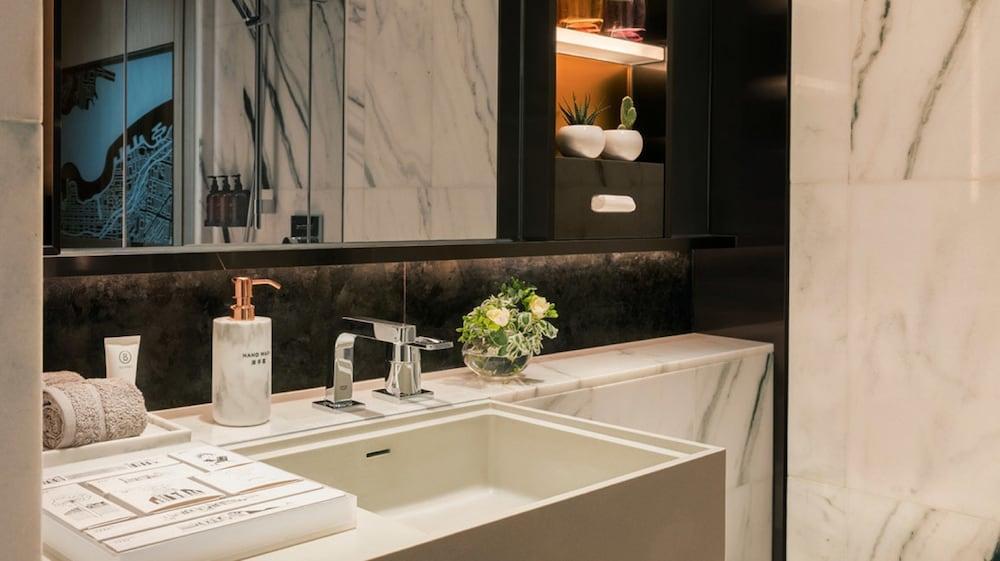 Hotel Hyatt Centric Victoria Harbour Hongkong Exterior foto