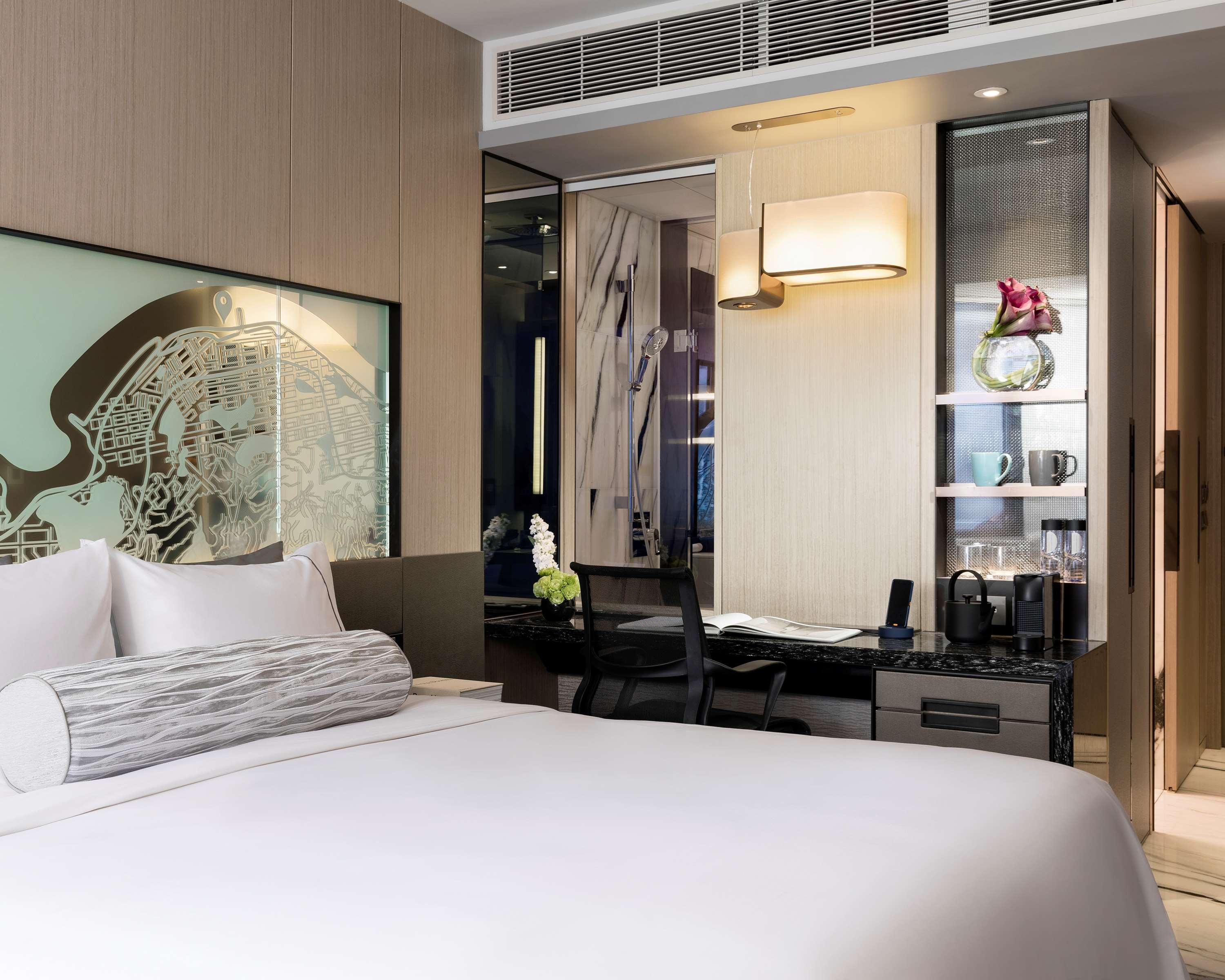 Hotel Hyatt Centric Victoria Harbour Hongkong Exterior foto