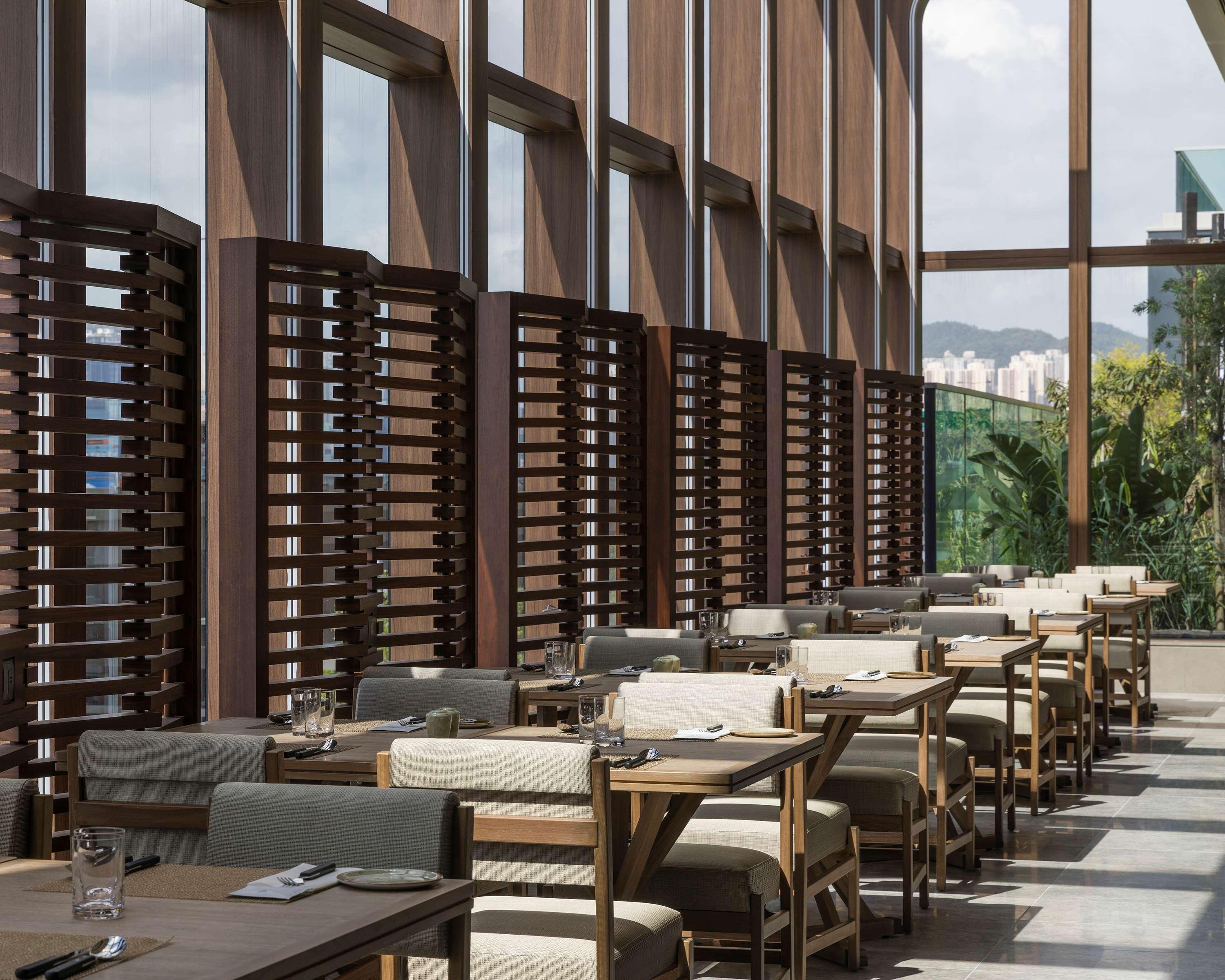 Hotel Hyatt Centric Victoria Harbour Hongkong Exterior foto