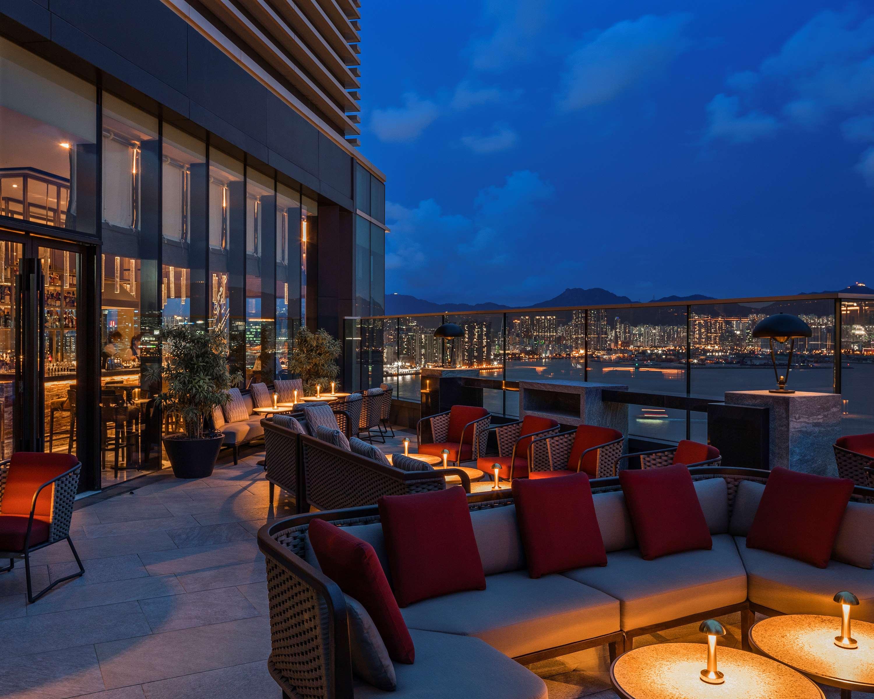 Hotel Hyatt Centric Victoria Harbour Hongkong Exterior foto